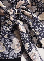 Kimono court fleuri gris et rose - Bohème & élégant-Kimikono