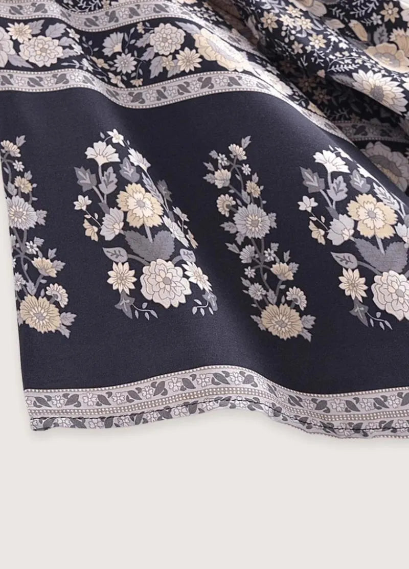 Kimono court fleuri gris et rose - Bohème & élégant-Kimikono