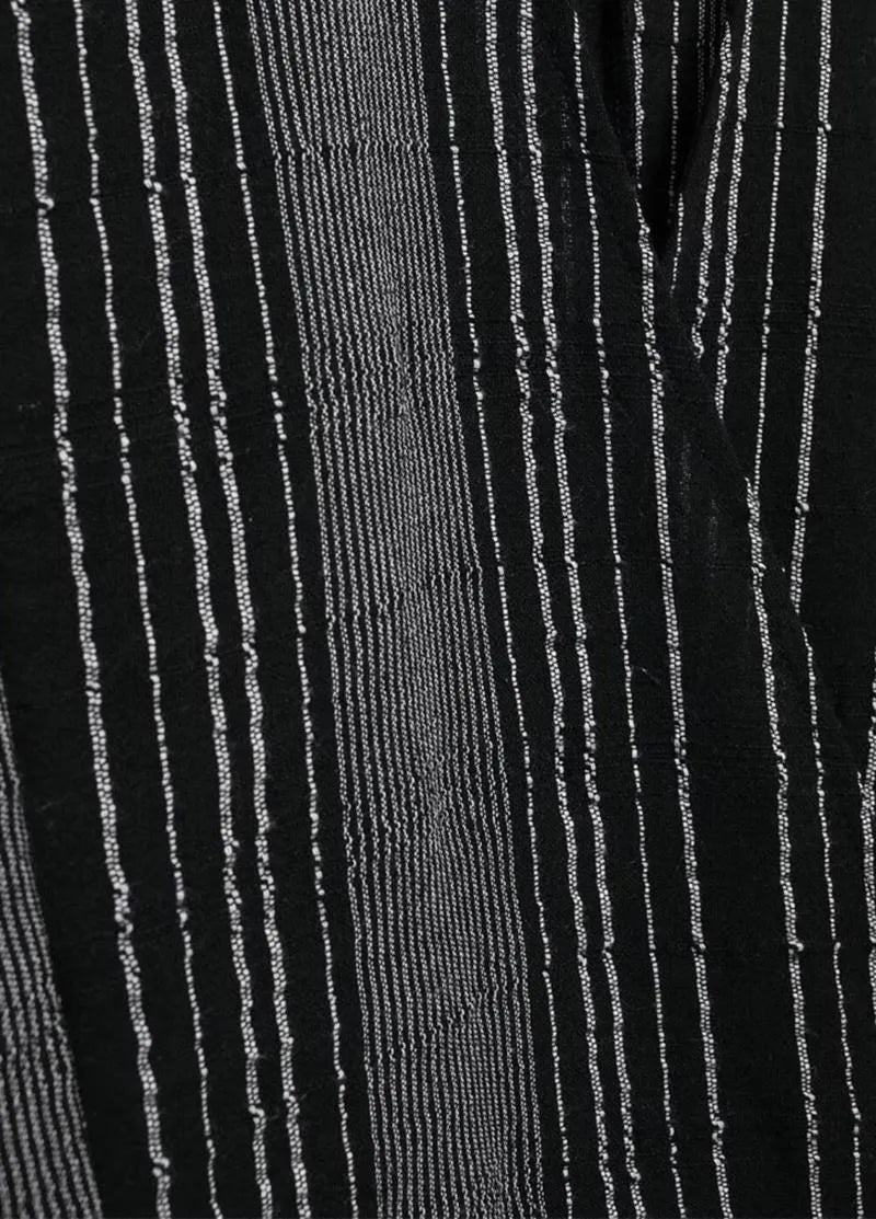 Kimono court japonais noir - Rayures élégantes-Kimikono