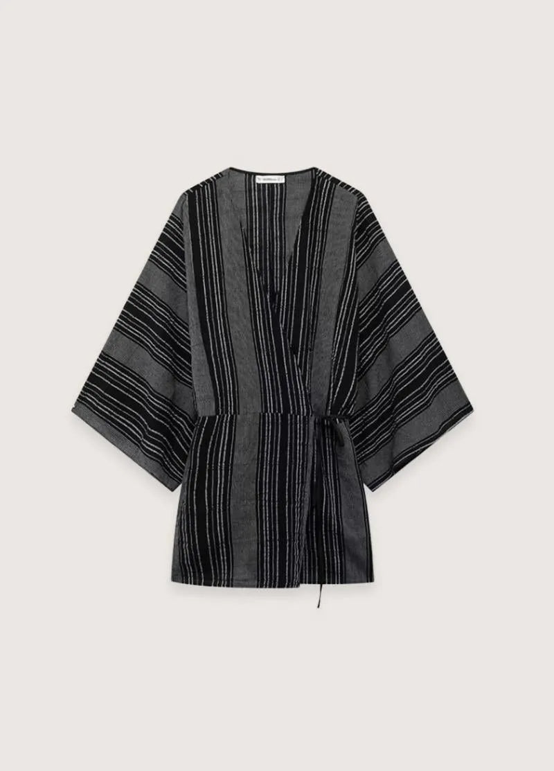 Kimono court japonais noir - Rayures élégantes-Kimikono