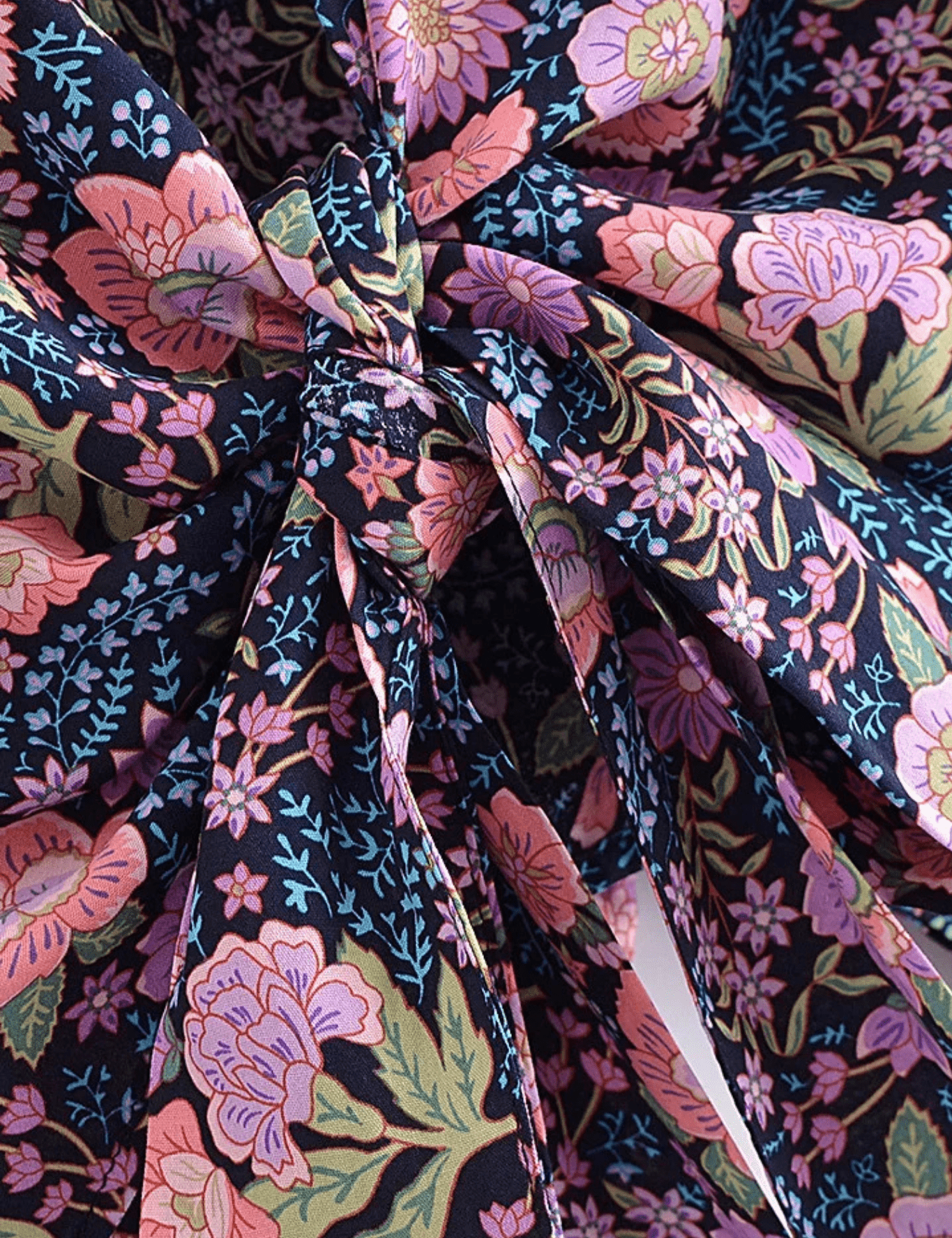 kimono-court-plage-fleuri-rose-et-bleu-nuit-kimono-court-plage-fleuri-rose-et-bleu-nuit-1181989923.png