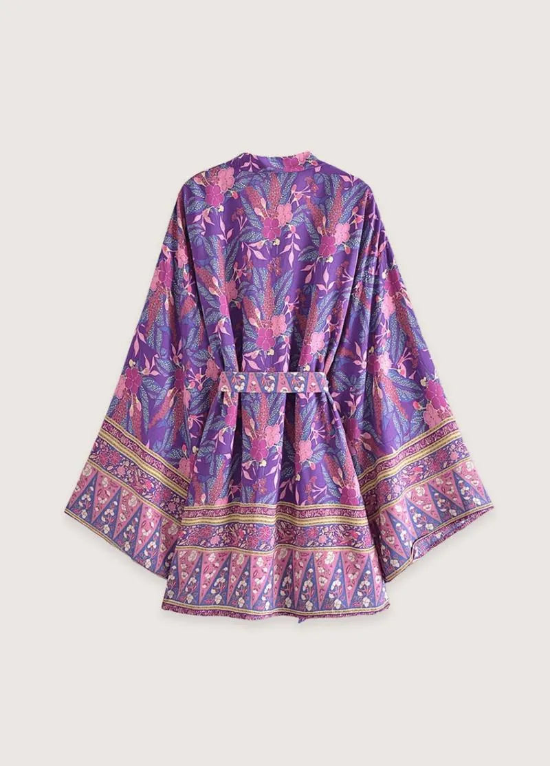 Kimono court plage violet fleuri - Bohème & chic-Kimikono