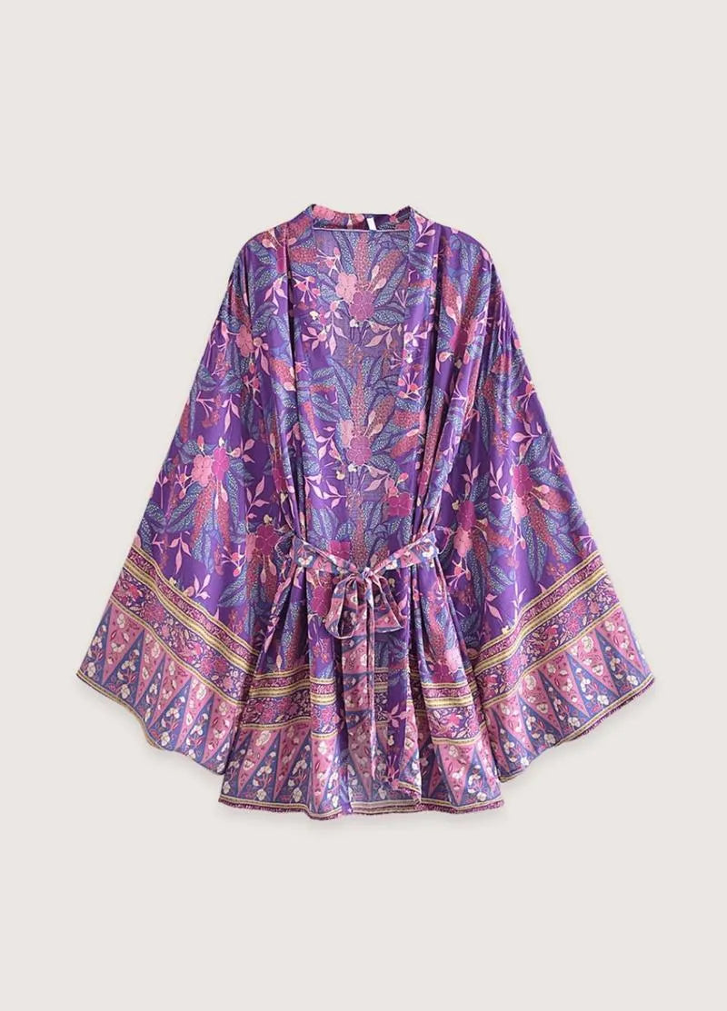 Kimono court plage violet fleuri - Bohème & chic-Kimikono