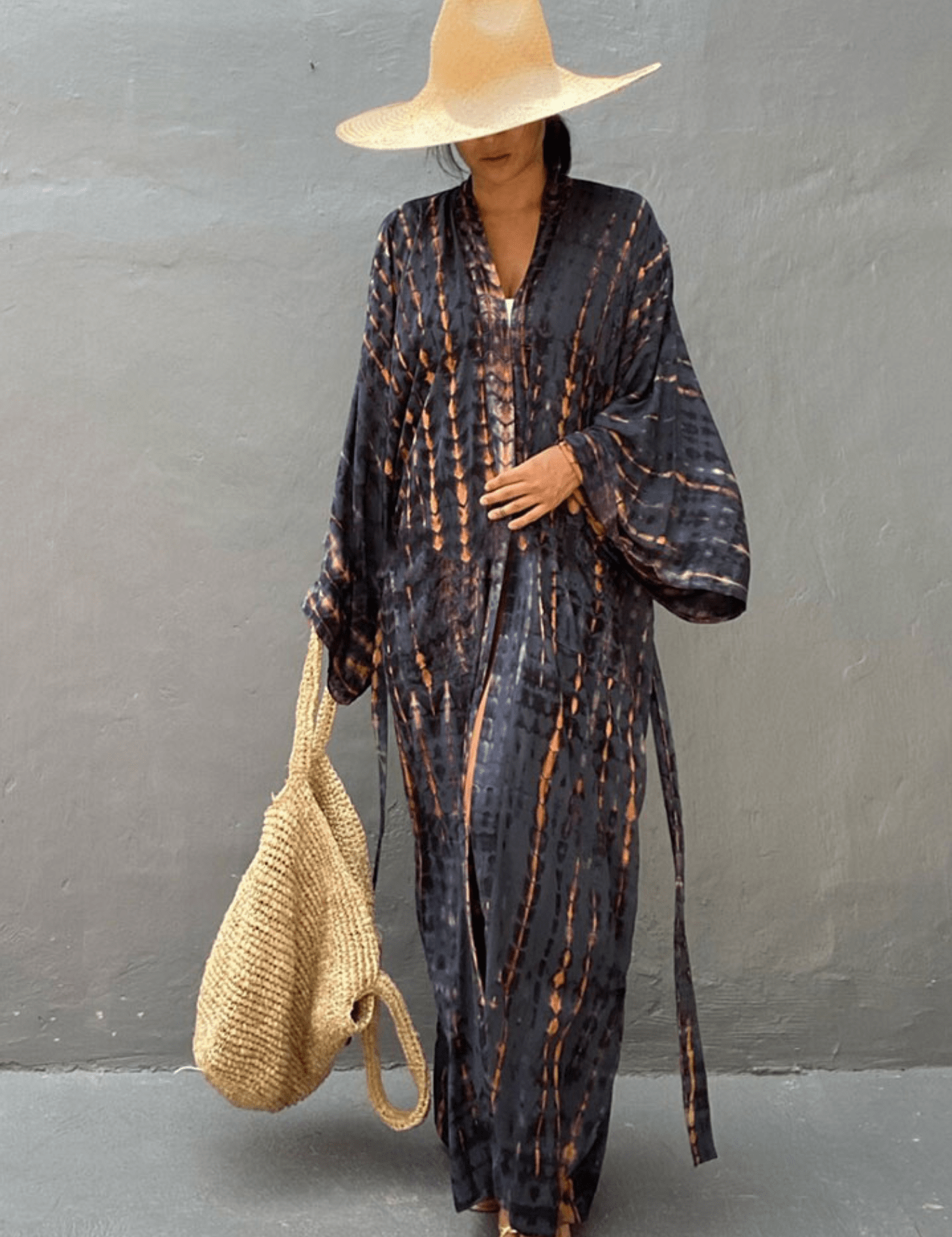kimono-long-anthracite-a-imprime-tie-dye-avec-ceinture-anthracite-unique-46584530108721.png
