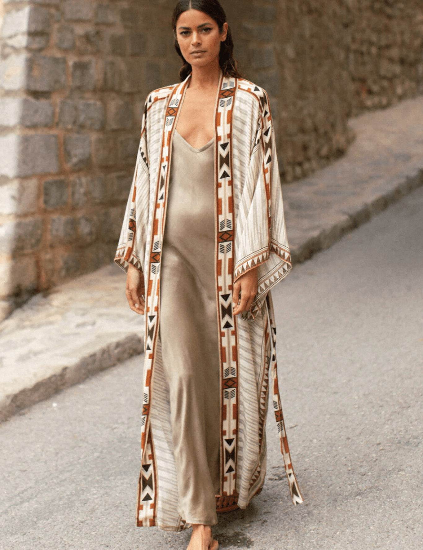 kimono-long-beige-a-motif-geometrique-tribal-kimono-long-beige-a-motif-geometrique-tribal-beige-unique-48085397897521.png