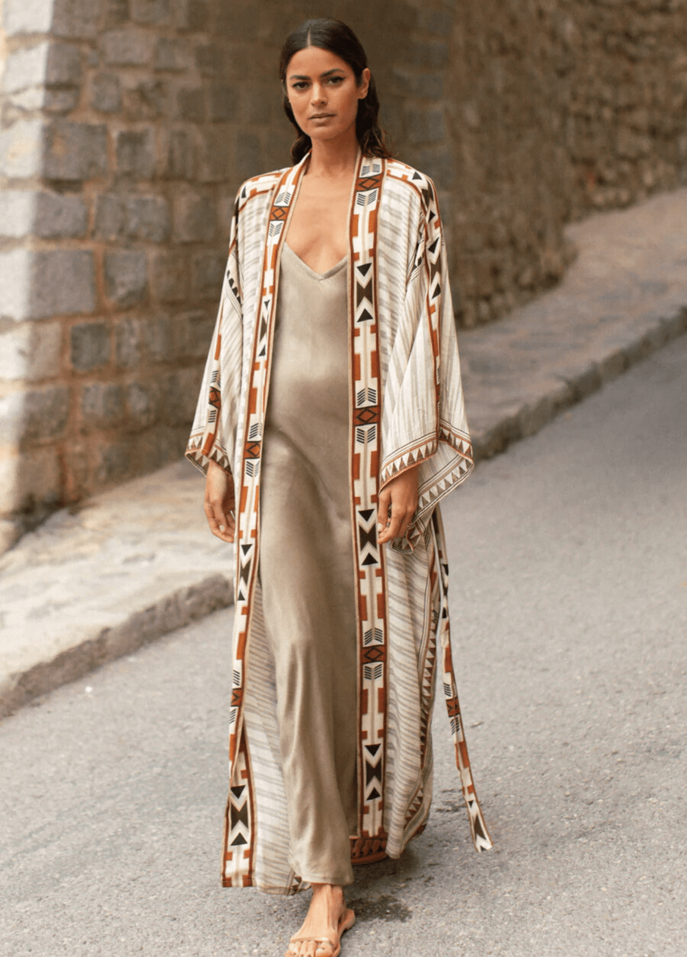 kimono-long-beige-a-motif-geometrique-tribal-kimono-long-beige-a-motif-geometrique-tribal-beige-unique-48085397897521.png