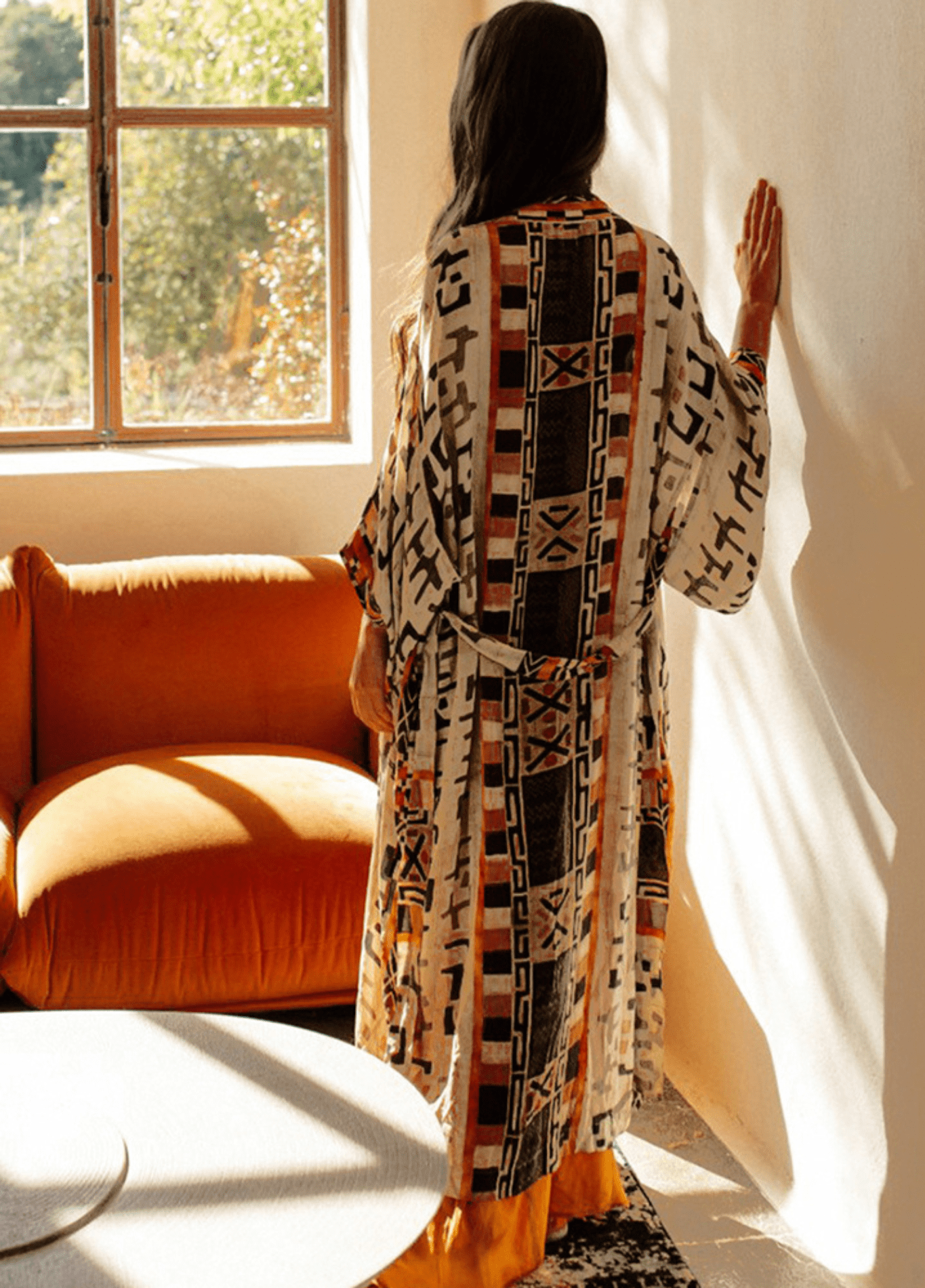 kimono-long-beige-gris-a-motif-geometrique-tribal-beige-unique-46695530037553.png