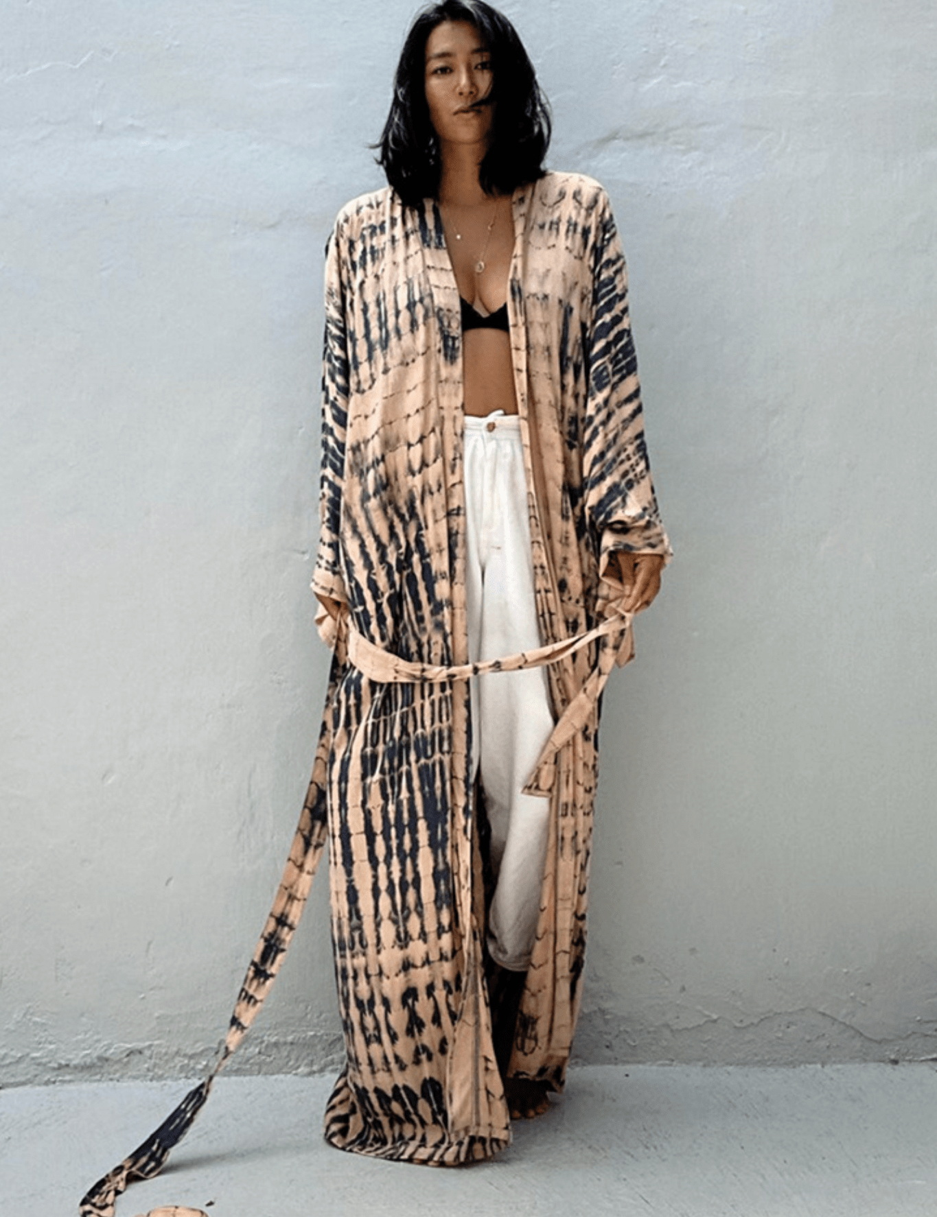 kimono-long-beige-rose-a-imprime-tie-dye-avec-ceinture-beige-unique-46584546492721.png
