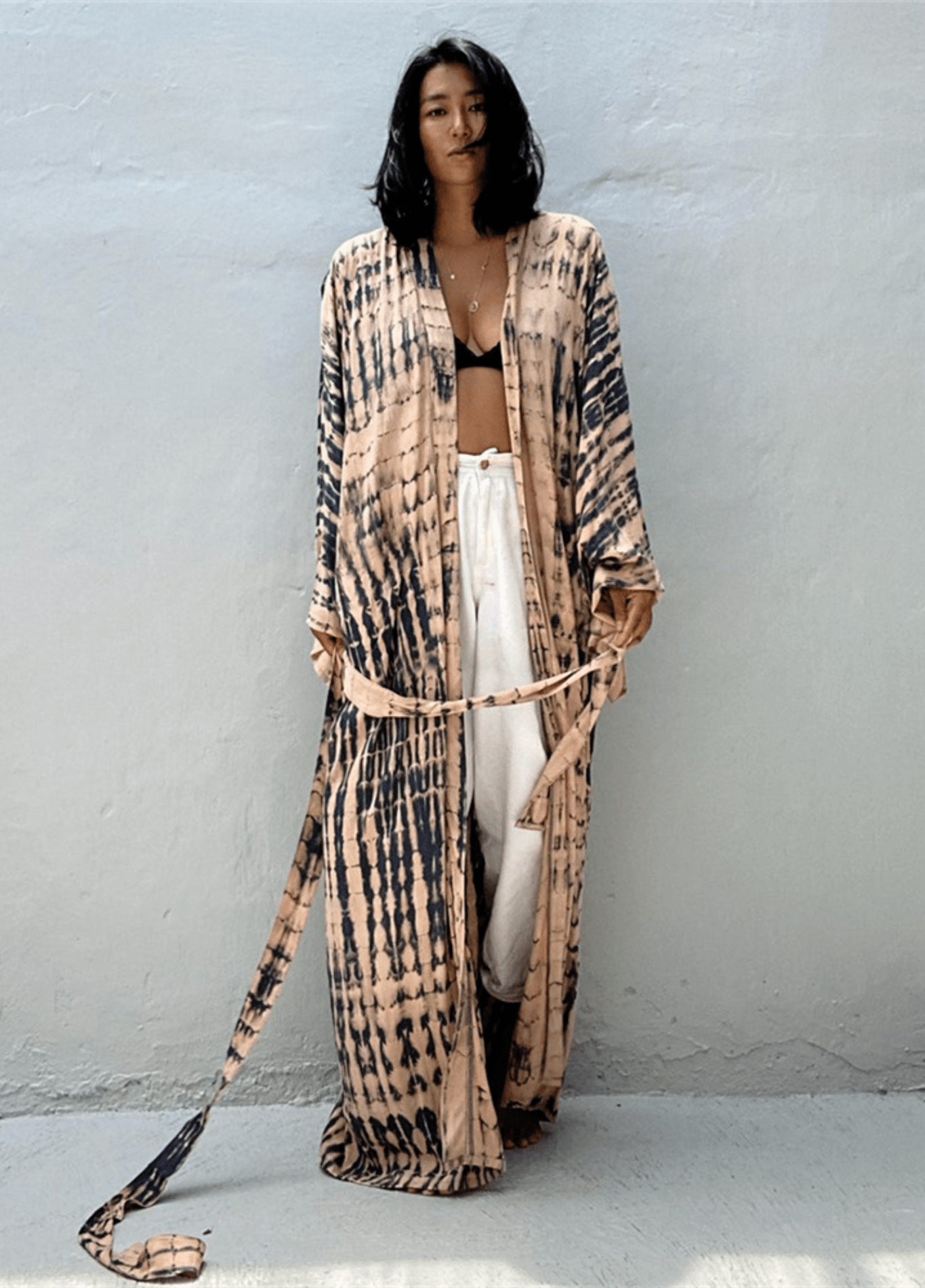 kimono-long-beige-rose-a-imprime-tie-dye-avec-ceinture-beige-unique-46584546492721.png
