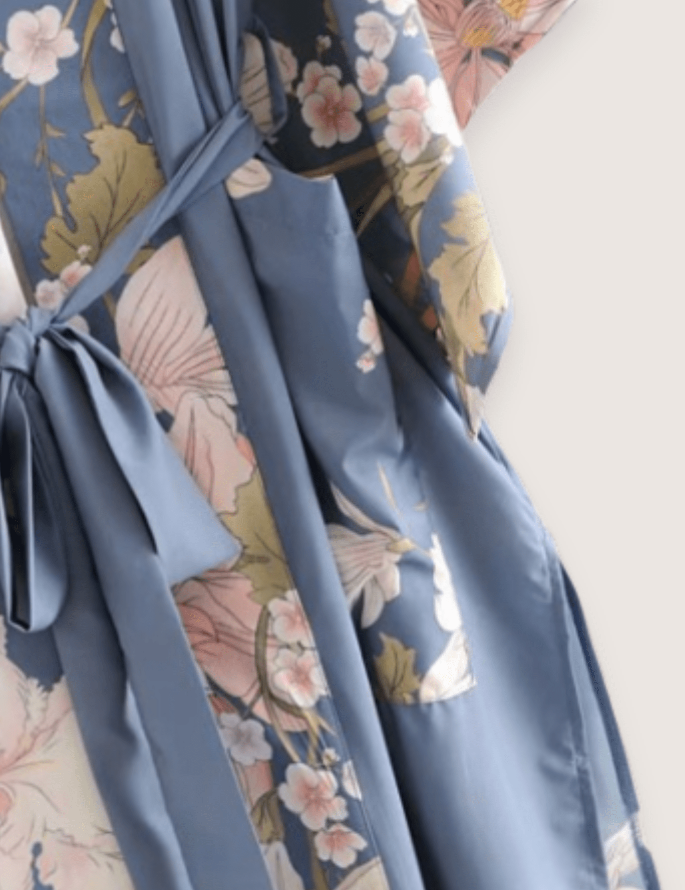 kimono-long-bleu-pale-a-motif-fleuri-et-paon-46695442940209.png