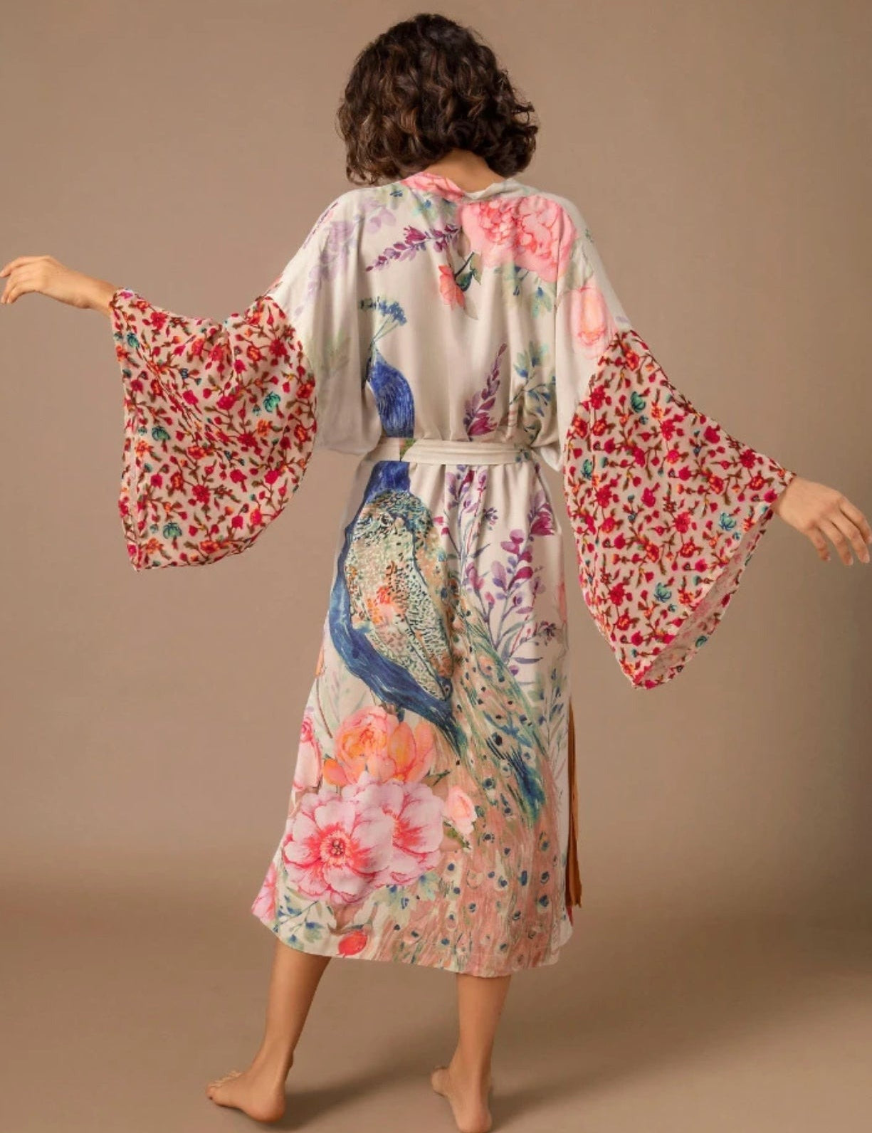 kimono-long-de-plage-cache-coeur_1.jpg