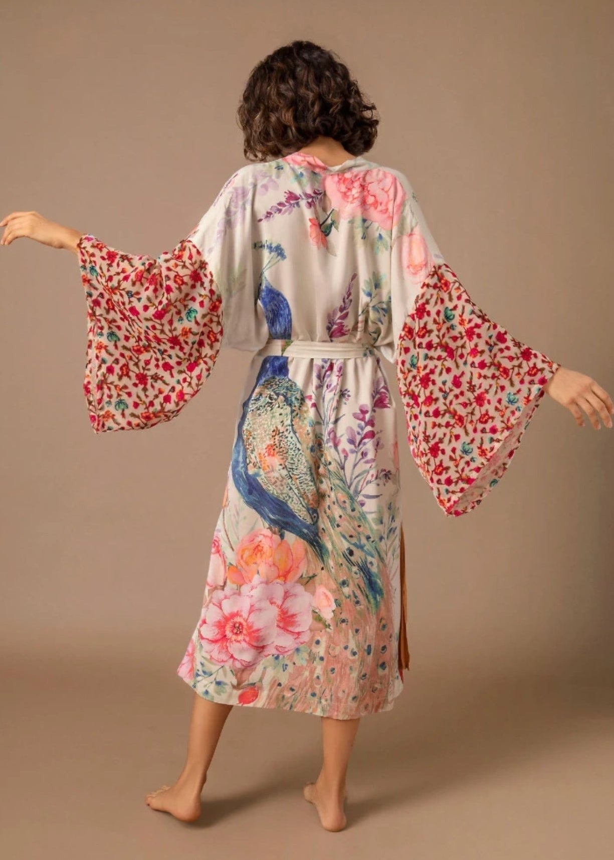 kimono-long-de-plage-cache-coeur_1.jpg