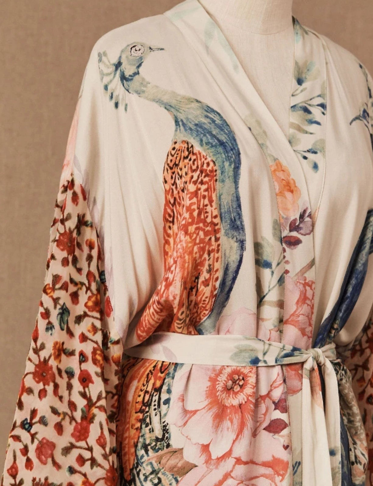 kimono-long-de-plage-cache-coeur_2.jpg
