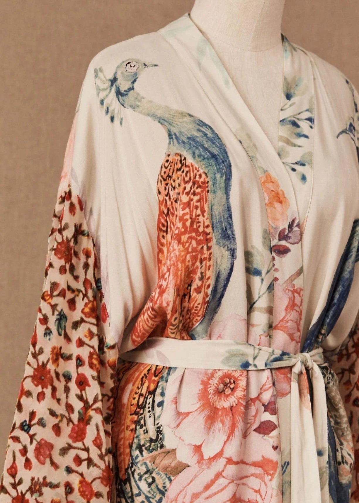 kimono-long-de-plage-cache-coeur_2.jpg