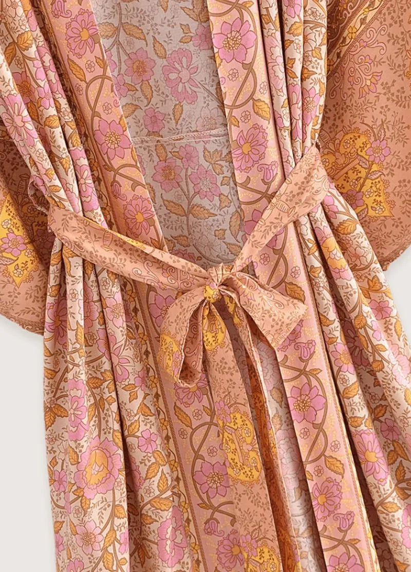 Kimono long fleuri rose saumon - Élégance femme-Kimikono