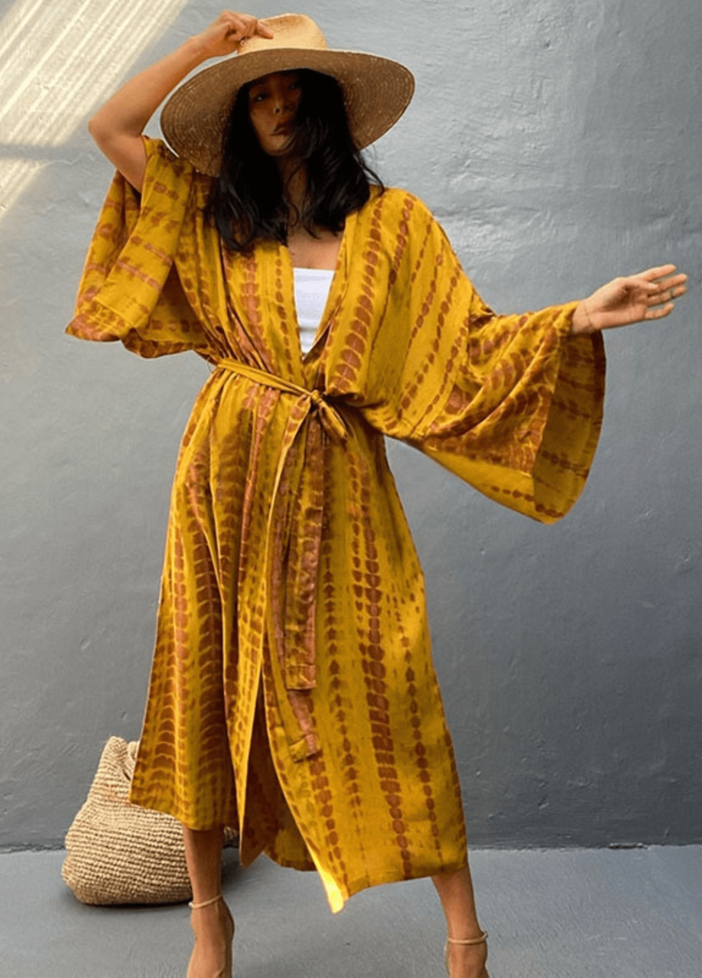 kimono-long-jaune-a-imprime-tie-dye-avec-ceinture-jaune-unique-46580579631409.png
