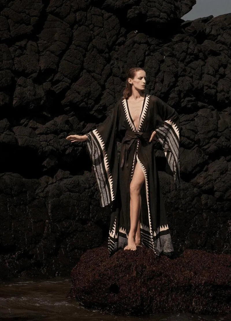 Kimono long noir - Élégance & sophistication-Kimikono