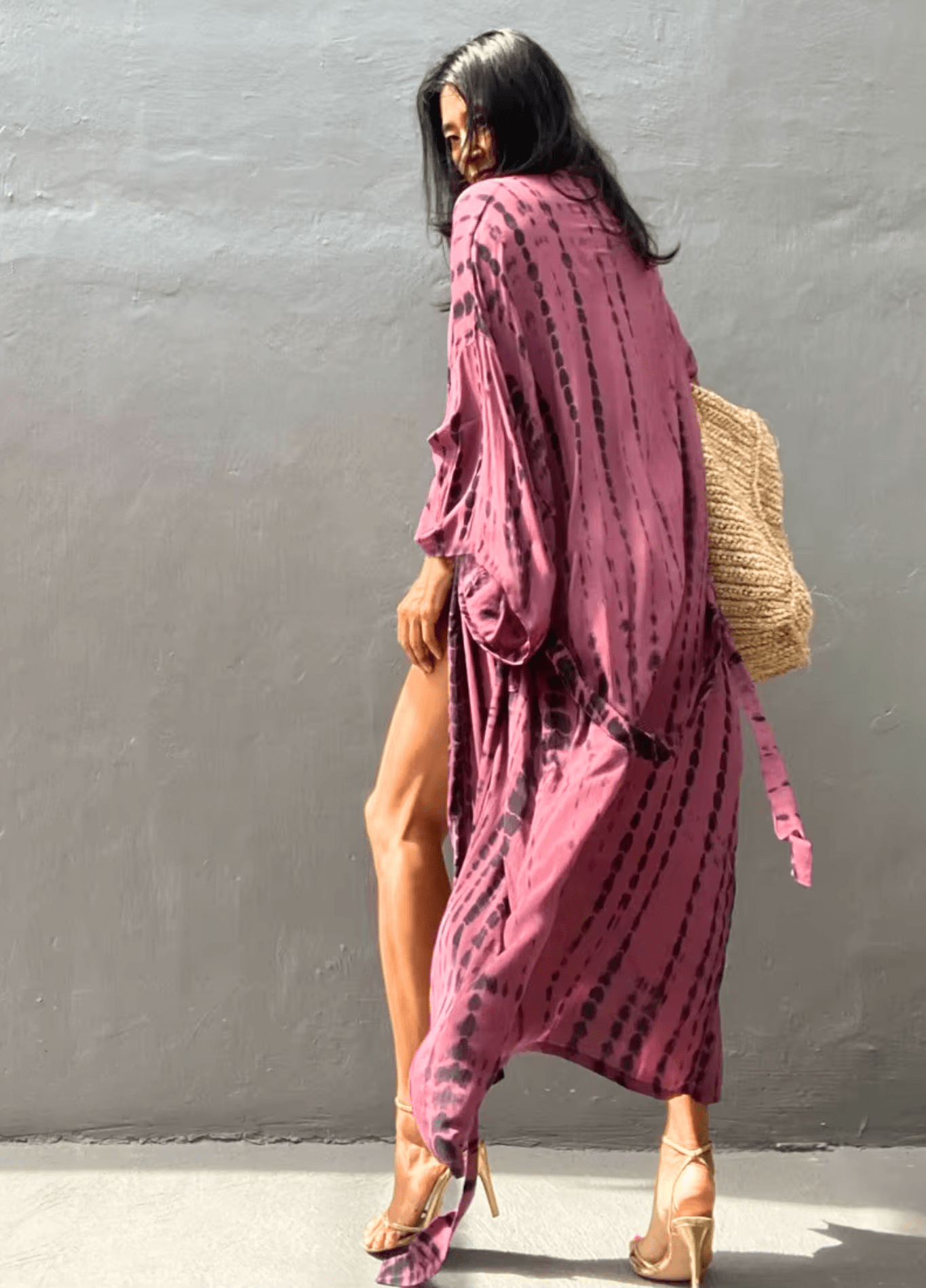 kimono-long-rose-rougeatre-a-imprime-tie-dye-kimono-long-rose-rougeatre-a-imprime-tie-dye-rose-unique-1113437903.png