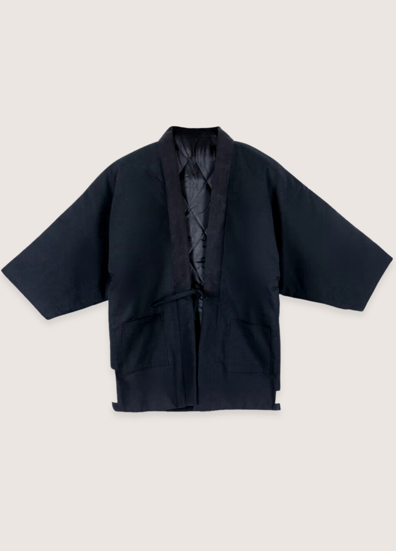veste-kimono-noire-carpe-koi-nipponne-veste-kimono-noire-carpe-koi-nipponne-noir-unique-46961291985201.png